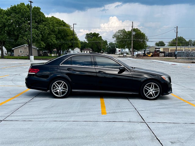 Mercedes-Benz E-Class photo 14