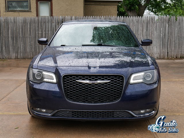 Chrysler 300 photo 2