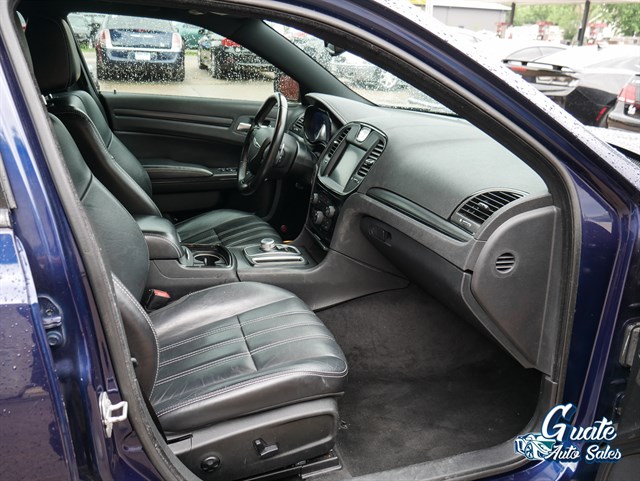 Chrysler 300 photo 13