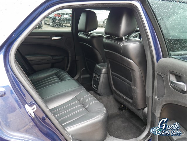 Chrysler 300 photo 12