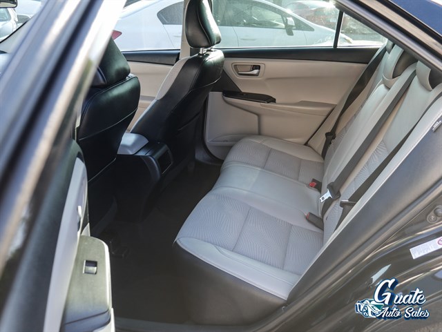 Toyota Camry photo 9