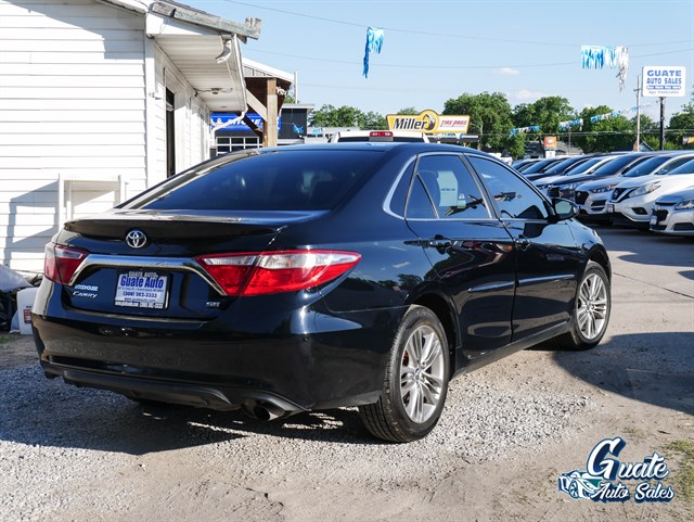 Toyota Camry photo 12