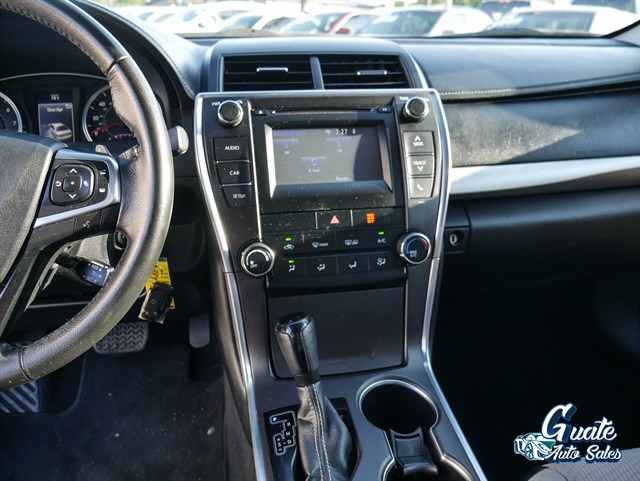 Toyota Camry photo 8