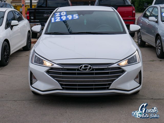 Hyundai Elantra photo 2