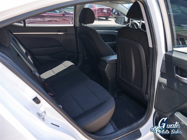 Hyundai Elantra photo 11