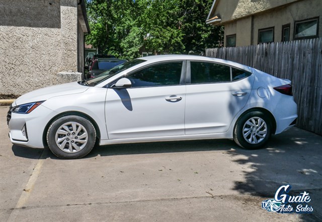 Hyundai Elantra photo 4