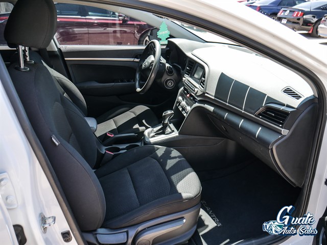 Hyundai Elantra photo 12