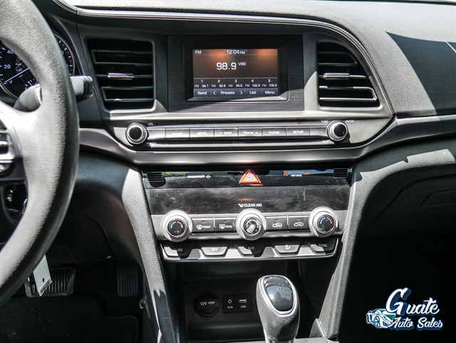Hyundai Elantra photo 7