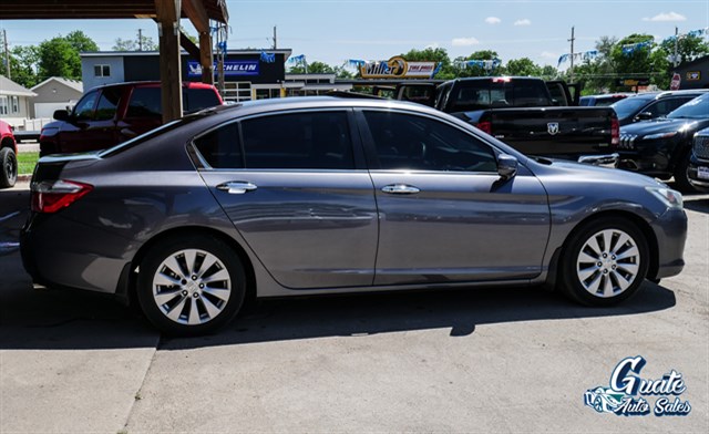 Honda Accord photo 8