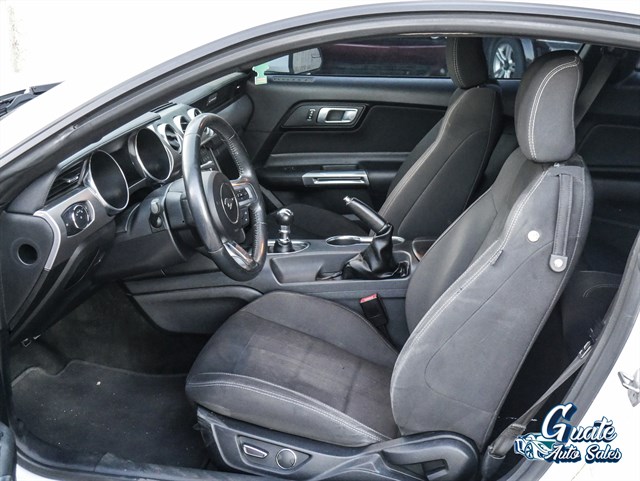 Ford Mustang photo 6