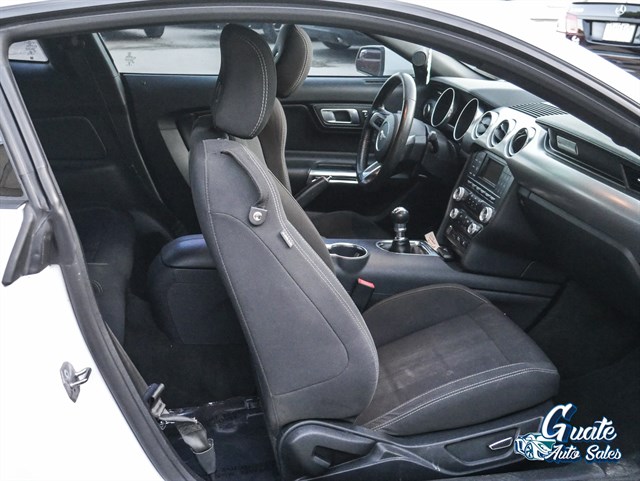 Ford Mustang photo 12