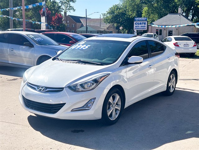 Hyundai Elantra photo 3