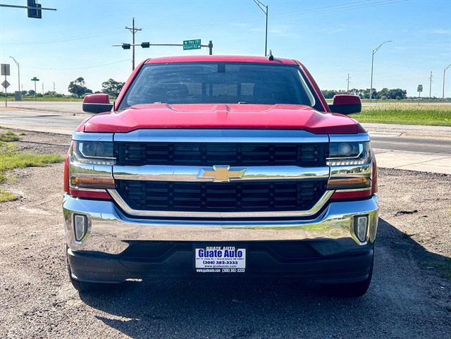 Chevrolet Silverado photo 2