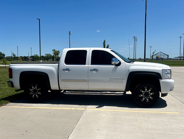 Chevrolet Silverado photo 12
