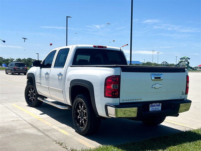 Chevrolet Silverado photo 9