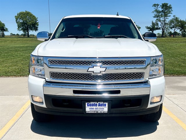 Chevrolet Silverado photo 3