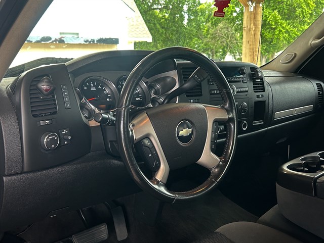 Chevrolet Silverado photo 5