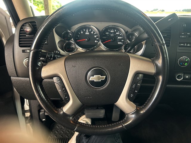 Chevrolet Silverado photo 6