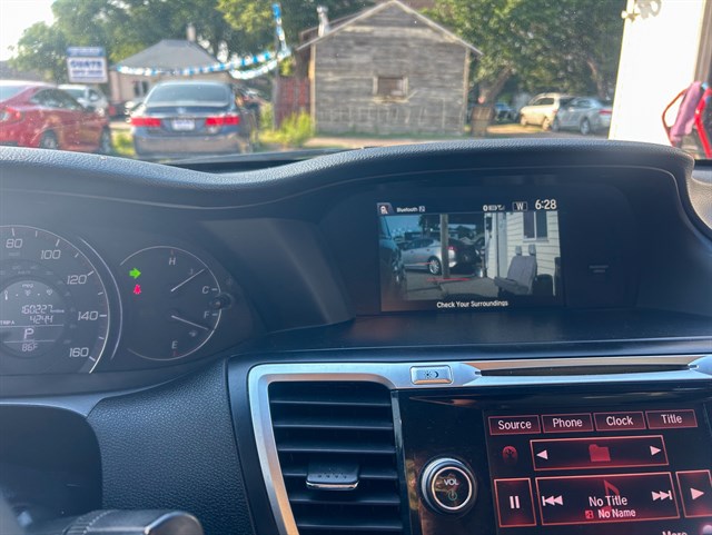 Honda Accord photo 8
