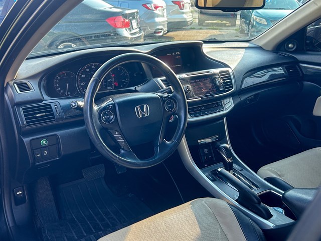 Honda Accord photo 4