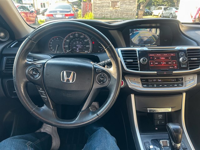 Honda Accord photo 5