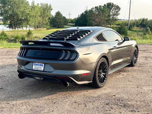 Ford Mustang photo 13