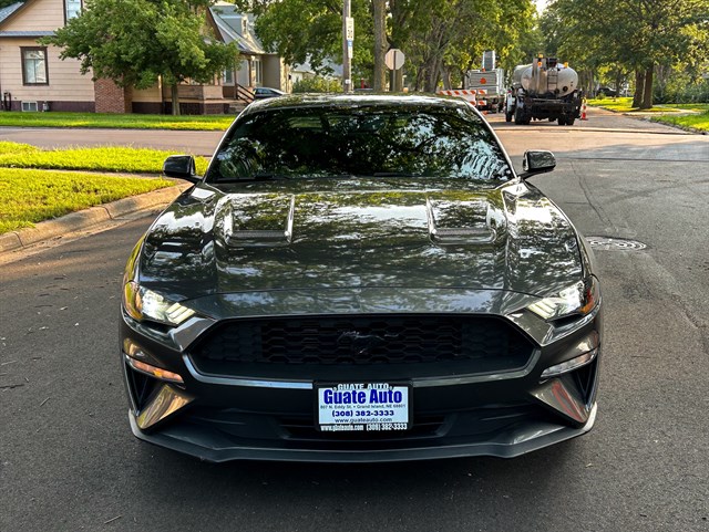 Ford Mustang photo 3
