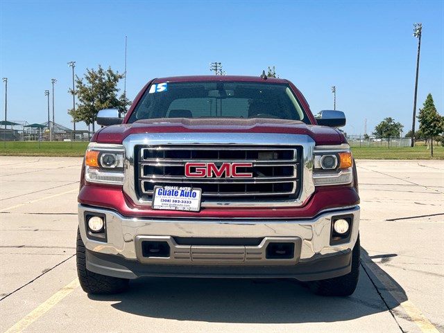 GMC Sierra photo 2