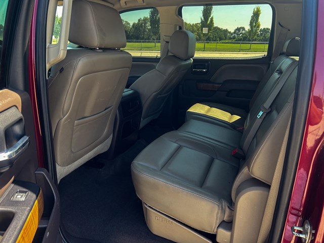 GMC Sierra photo 16