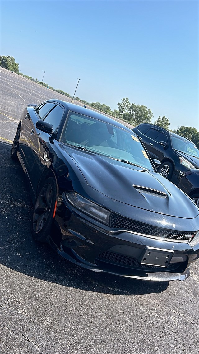 Dodge Charger photo 2
