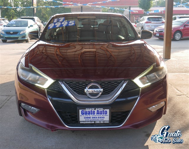 Nissan Maxima photo 2