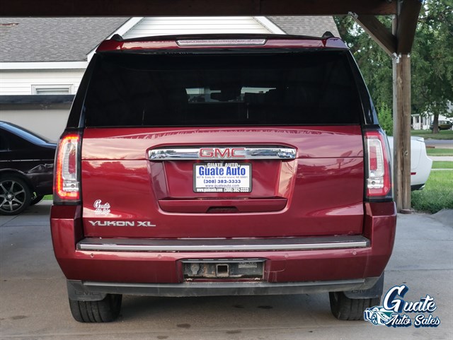 GMC Yukon XL photo 13