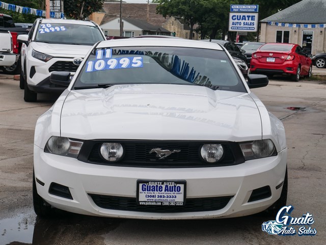 Ford Mustang photo 2