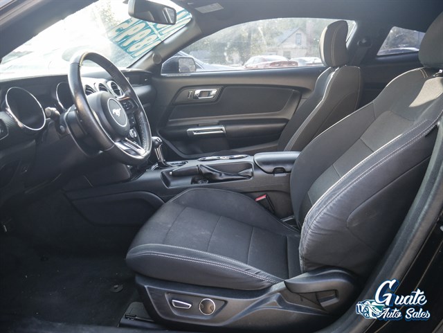 Ford Mustang photo 5