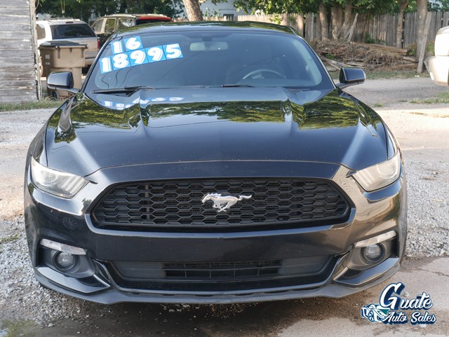 Ford Mustang photo 2