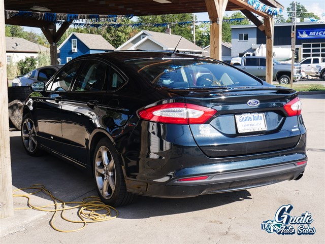 Ford Fusion photo 9