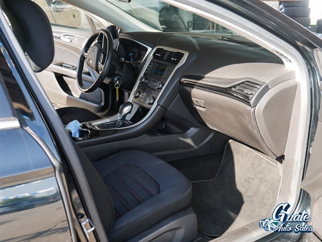 Ford Fusion photo 8