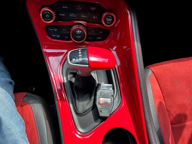 Dodge Challenger photo 10