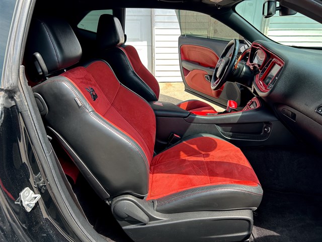 Dodge Challenger photo 19