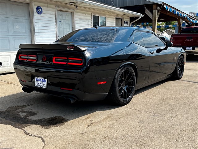 Dodge Challenger photo 16