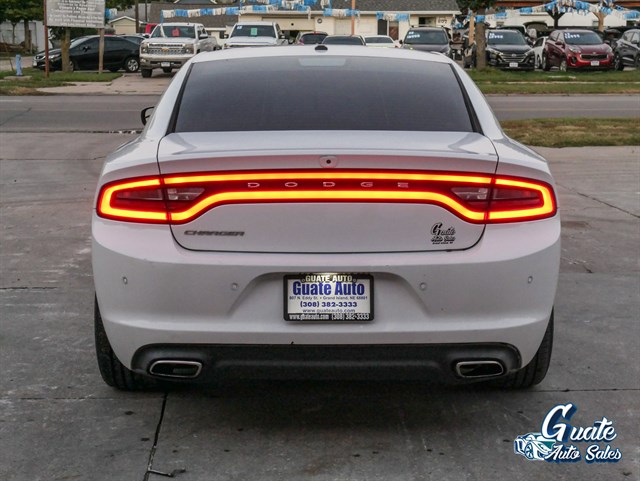 Dodge Charger photo 11
