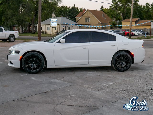 Dodge Charger photo 4