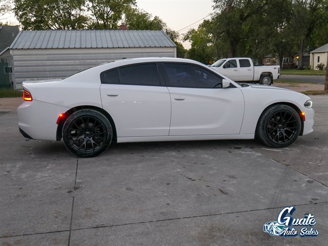 Dodge Charger photo 13