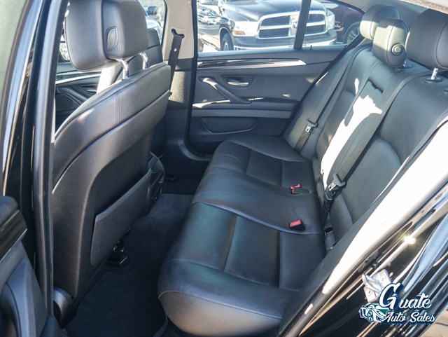 BMW 5 Series photo 9
