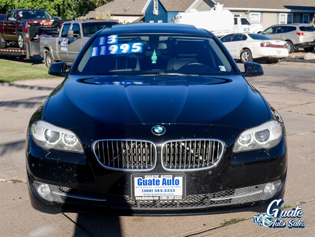 BMW 5 Series photo 2