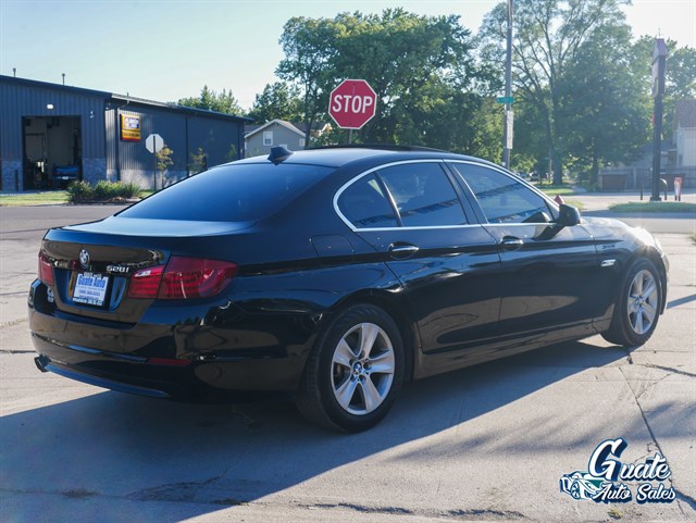 BMW 5 Series photo 12