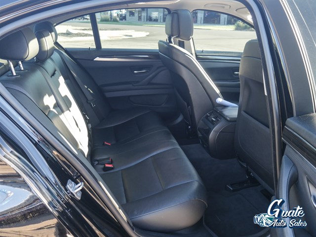 BMW 5 Series photo 14