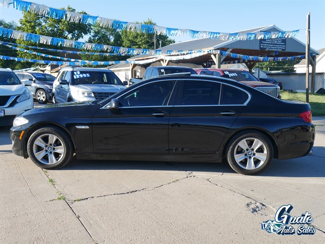 BMW 5 Series photo 4