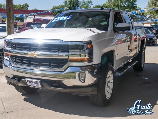 Chevrolet Silverado photo 3