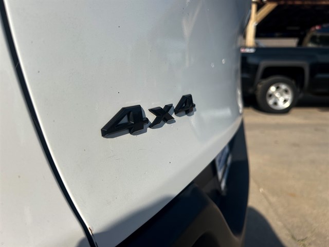 Jeep Cherokee photo 20